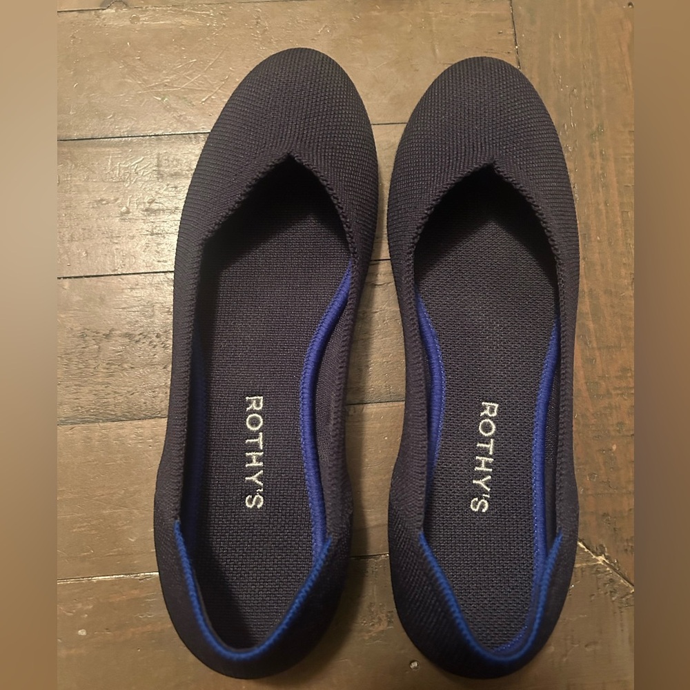 Rothy’s Navy Round shoe